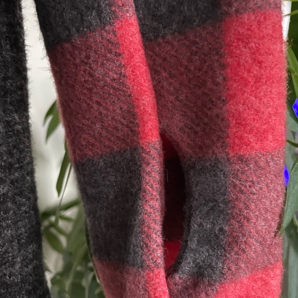 NWT Celeste long sleeve fleece top with thumb holes size L super soft - Picture 3 of 6